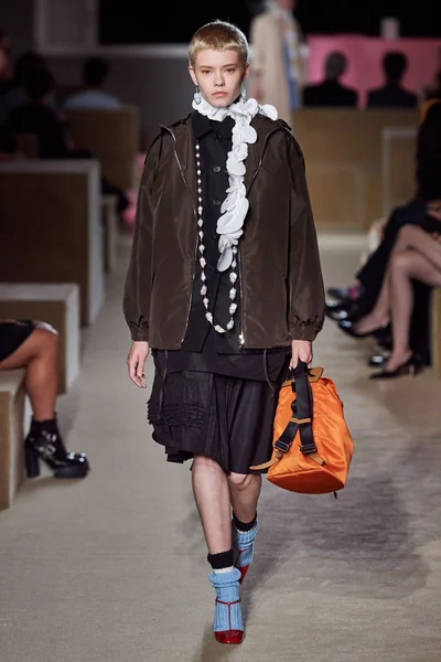Look 37
